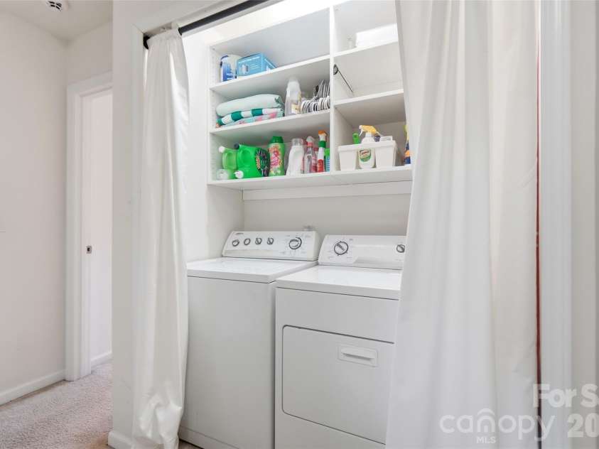 2311 Crosscut Drive, Charlotte, NC 28214.  MLS# CAR4415063, YatesRealty ID 44707. 