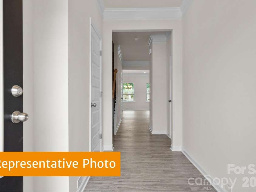 5438 Porterhouse Way, Charlotte, NC 28215.  MLS# CAR4415068, YatesRealty ID 44709. 