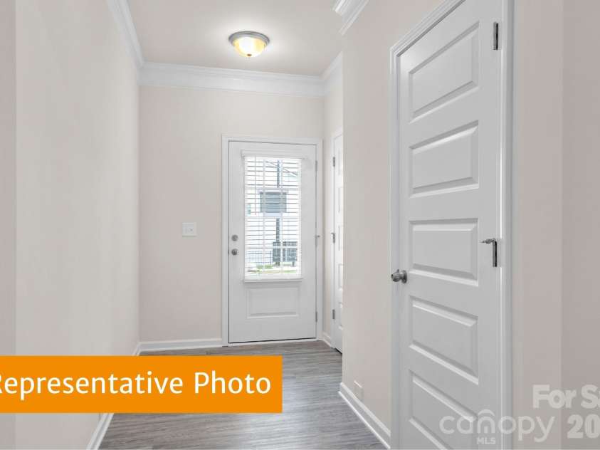 5438 Porterhouse Way, Charlotte, NC 28215.  MLS# CAR4415068, YatesRealty ID 44709. 