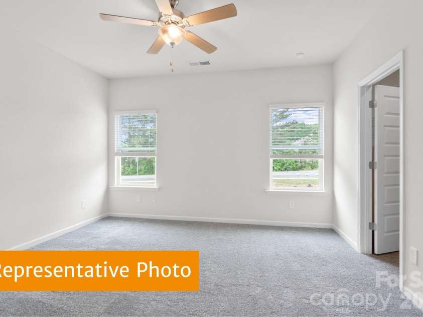 5438 Porterhouse Way, Charlotte, NC 28215.  MLS# CAR4415068, YatesRealty ID 44709. 