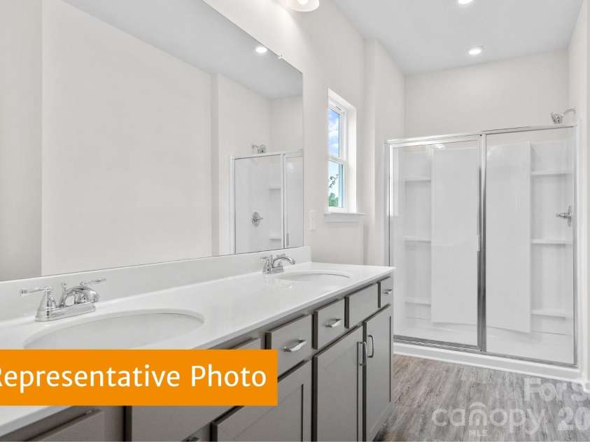 5438 Porterhouse Way, Charlotte, NC 28215.  MLS# CAR4415068, YatesRealty ID 44709. 