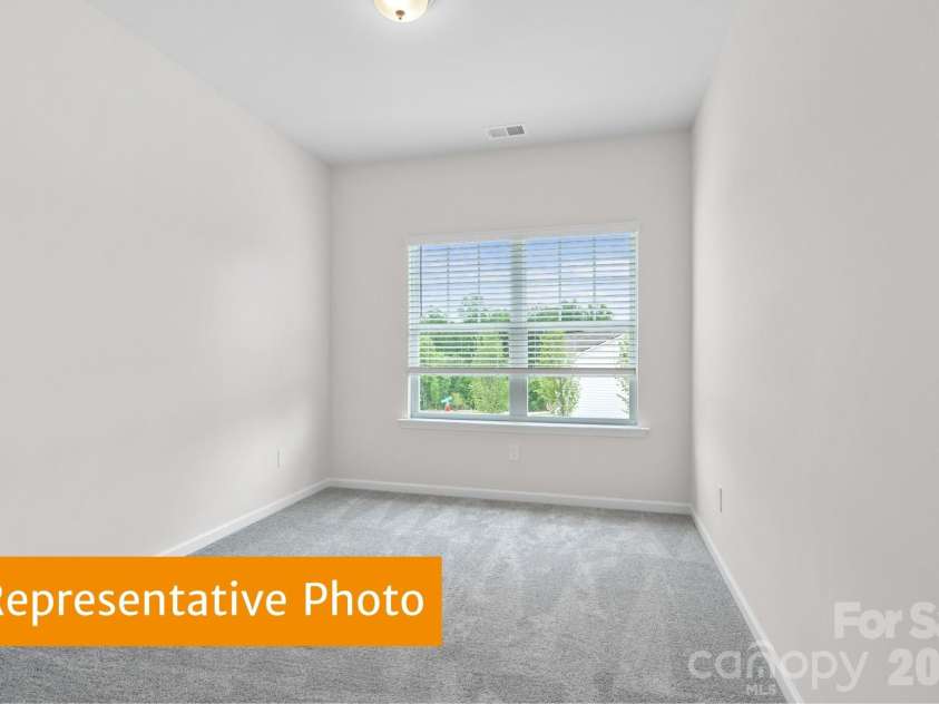 5438 Porterhouse Way, Charlotte, NC 28215.  MLS# CAR4415068, YatesRealty ID 44709. 