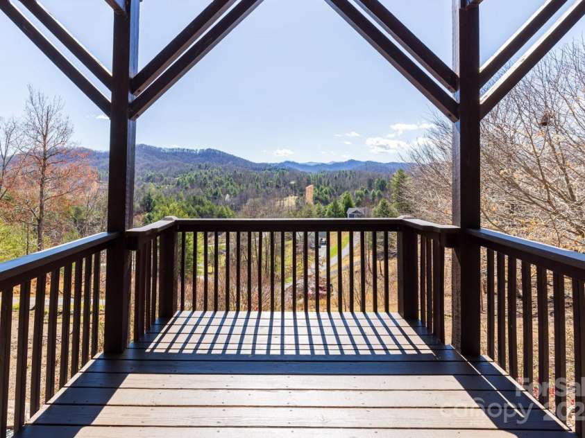 106 Clear View Drive, Mars Hill, NC 28754.  MLS# CAR4233910, YatesRealty ID 4471. Lower deck