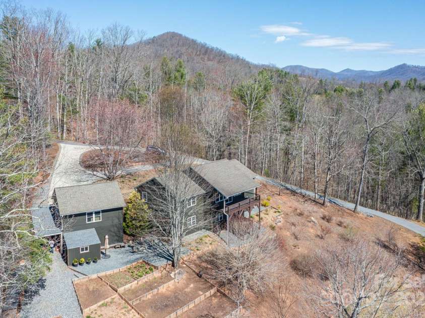106 Clear View Drive, Mars Hill, NC 28754.  MLS# CAR4233910, YatesRealty ID 4471. Welcome to 106 Clear View!