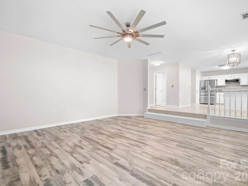 19300 Kanawha Drive, Cornelius, NC 28031.  MLS# CAR4414976, YatesRealty ID 44710. 