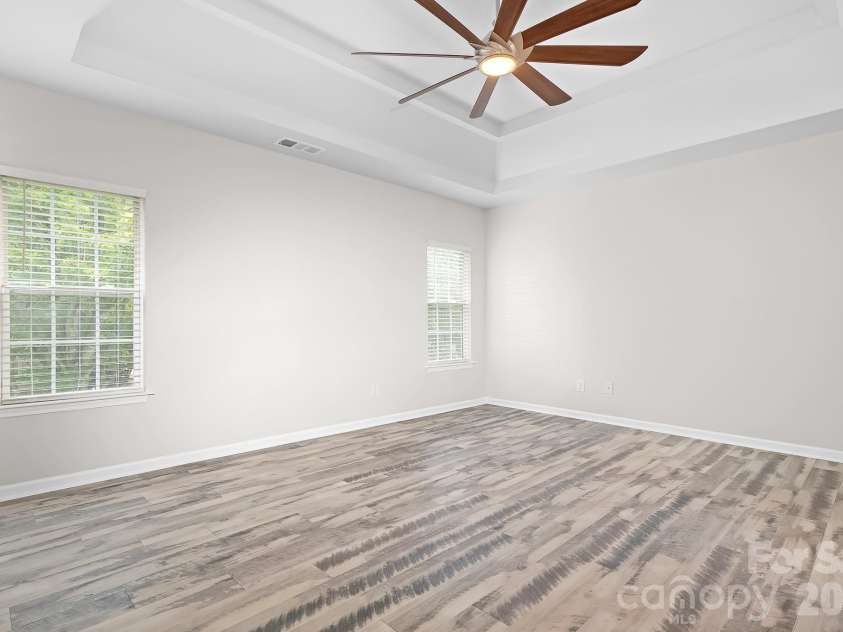 19300 Kanawha Drive, Cornelius, NC 28031.  MLS# CAR4414976, YatesRealty ID 44710. 