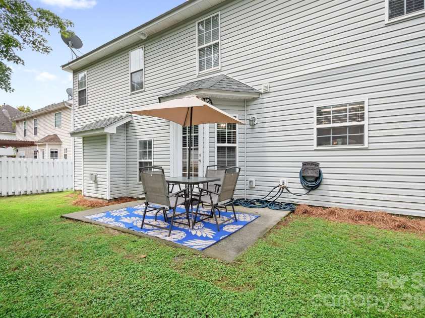 19300 Kanawha Drive, Cornelius, NC 28031.  MLS# CAR4414976, YatesRealty ID 44710. 