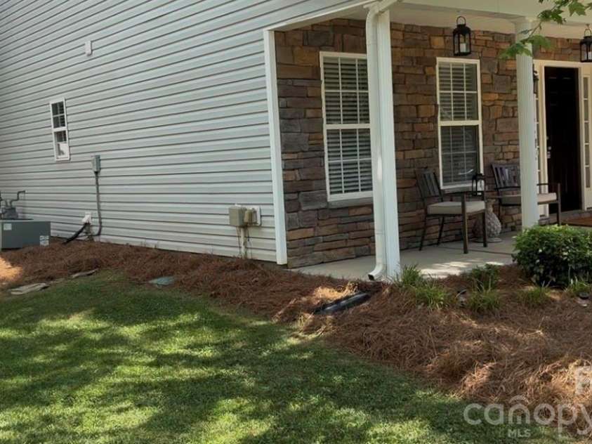 19300 Kanawha Drive, Cornelius, NC 28031.  MLS# CAR4414976, YatesRealty ID 44710. 