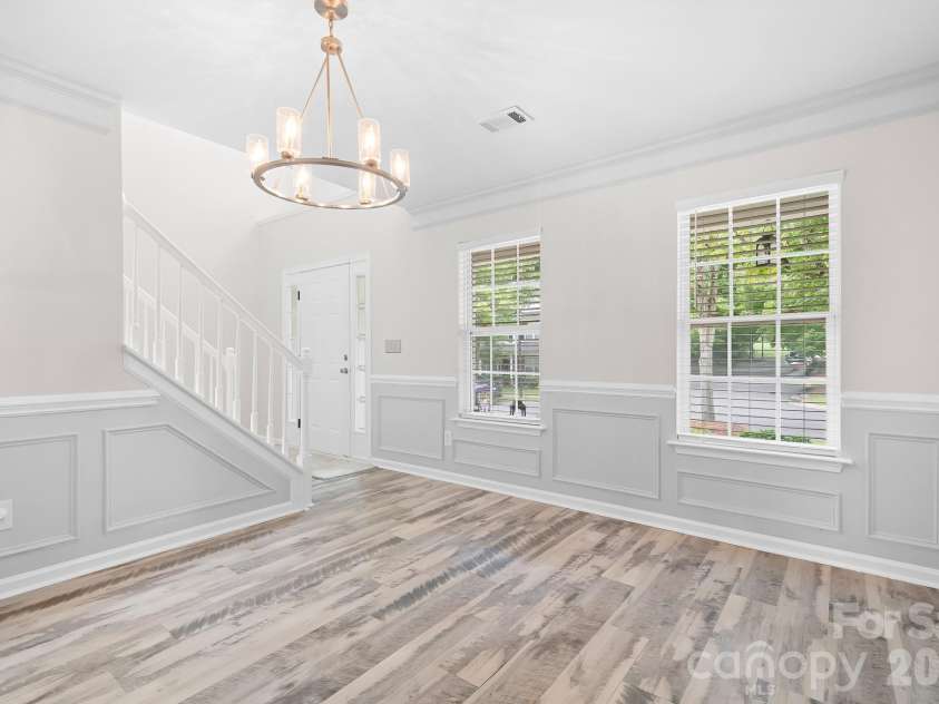 19300 Kanawha Drive, Cornelius, NC 28031.  MLS# CAR4414976, YatesRealty ID 44710. Dining room