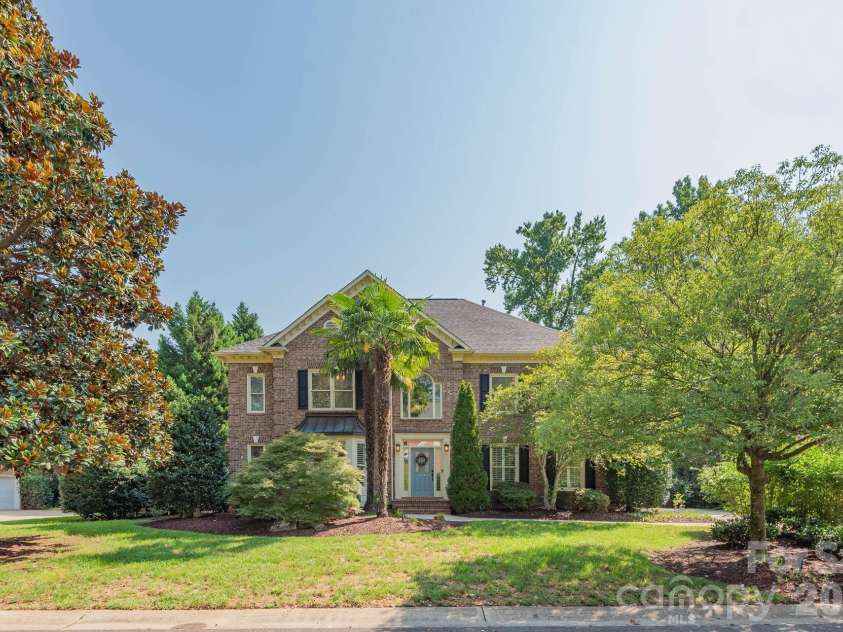 11645 Stonebriar Drive, Charlotte, NC 28277.  MLS# CAR4413035, YatesRealty ID 44711. 