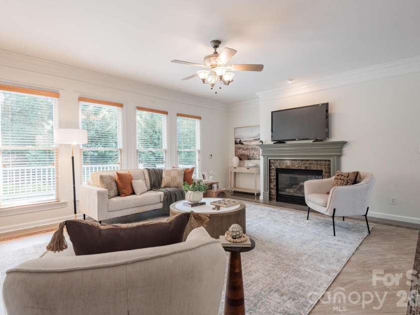 11645 Stonebriar Drive, Charlotte, NC 28277.  MLS# CAR4413035, YatesRealty ID 44711. 