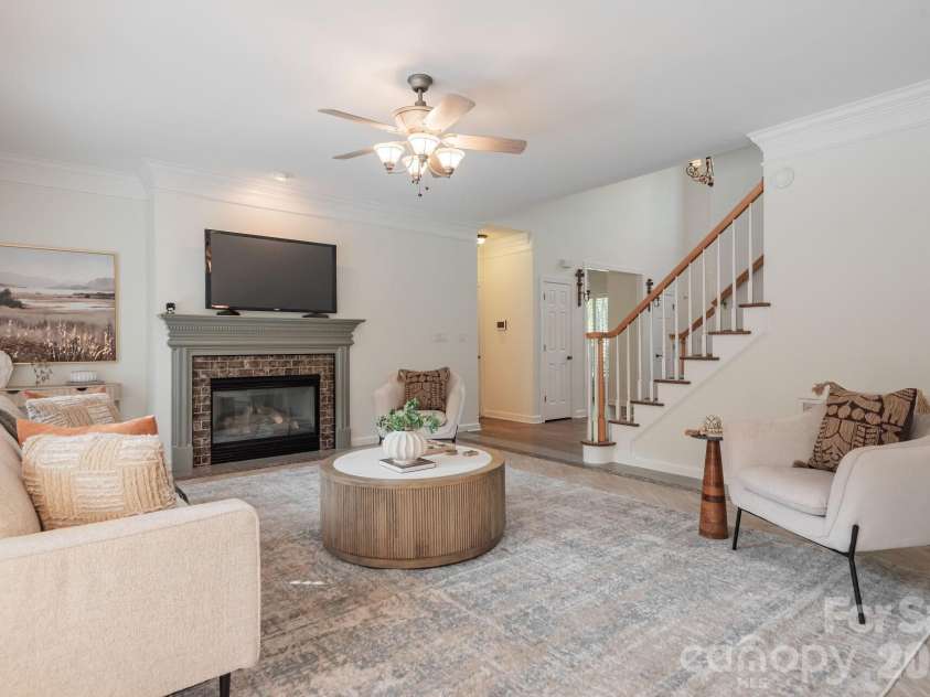 11645 Stonebriar Drive, Charlotte, NC 28277.  MLS# CAR4413035, YatesRealty ID 44711. 