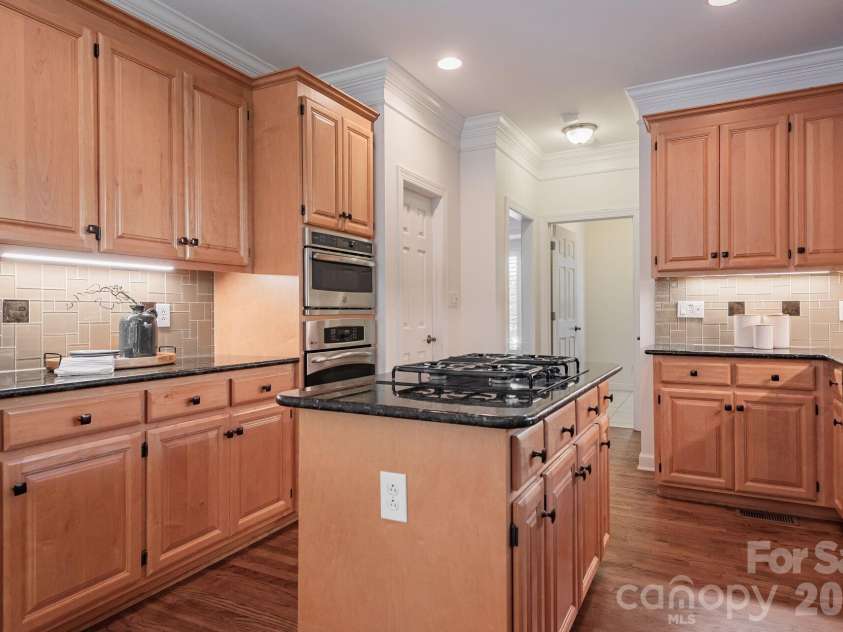 11645 Stonebriar Drive, Charlotte, NC 28277.  MLS# CAR4413035, YatesRealty ID 44711. 