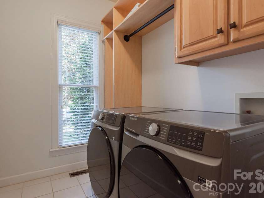 11645 Stonebriar Drive, Charlotte, NC 28277.  MLS# CAR4413035, YatesRealty ID 44711. 