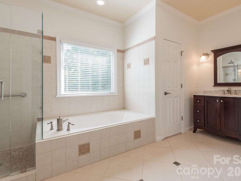 11645 Stonebriar Drive, Charlotte, NC 28277.  MLS# CAR4413035, YatesRealty ID 44711. 