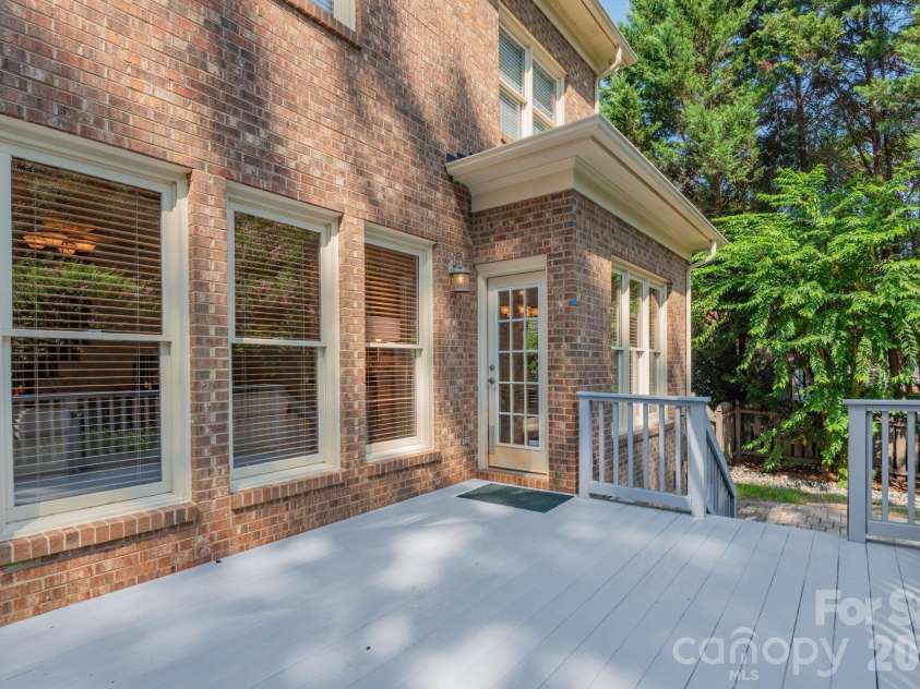 11645 Stonebriar Drive, Charlotte, NC 28277.  MLS# CAR4413035, YatesRealty ID 44711. 