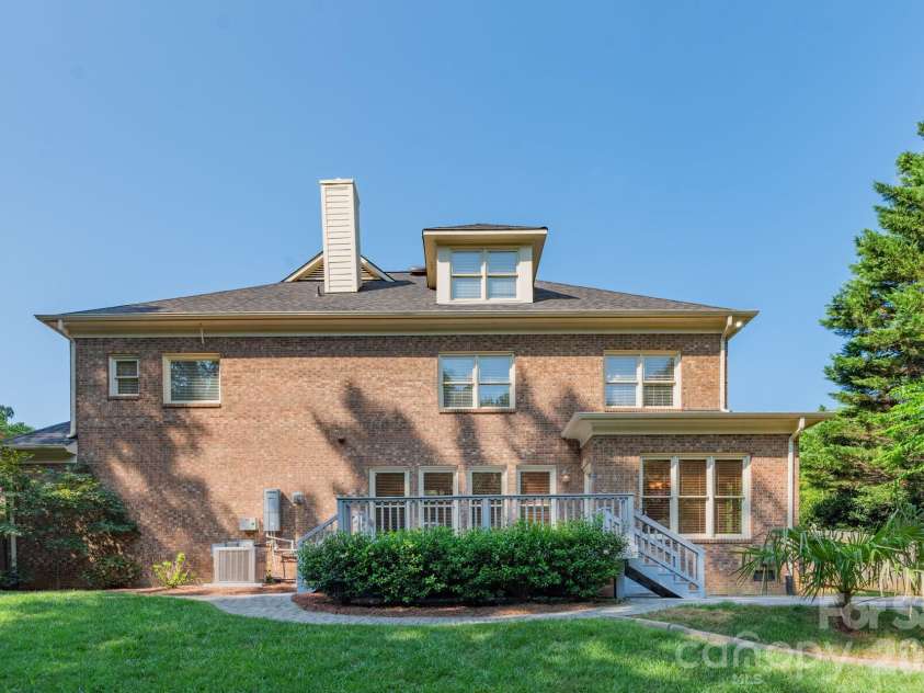 11645 Stonebriar Drive, Charlotte, NC 28277.  MLS# CAR4413035, YatesRealty ID 44711. 