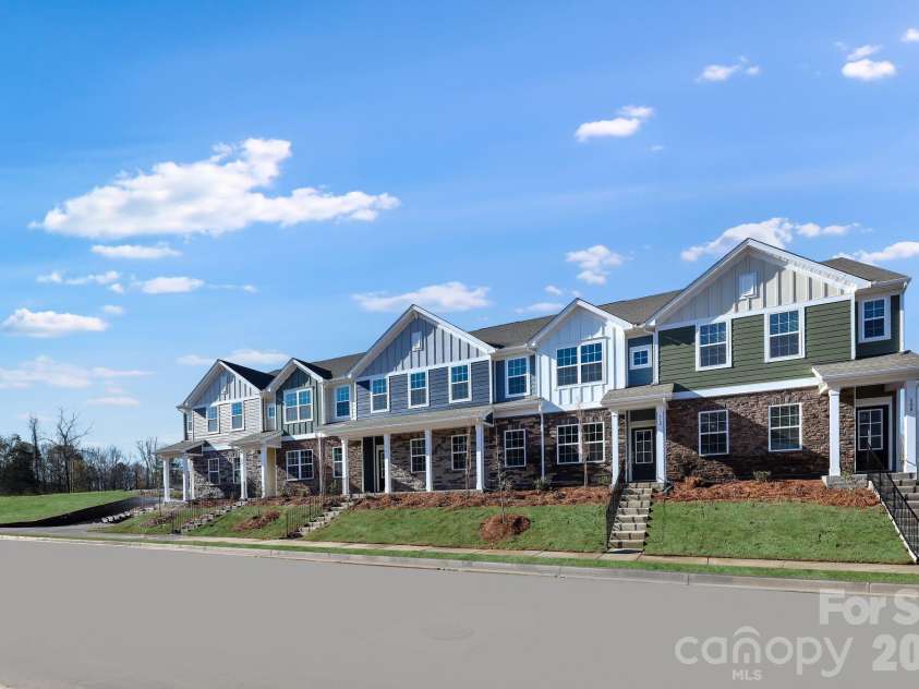 650 Sparano Loop, York, SC 29745.  MLS# CAR4415074, YatesRealty ID 44713. 