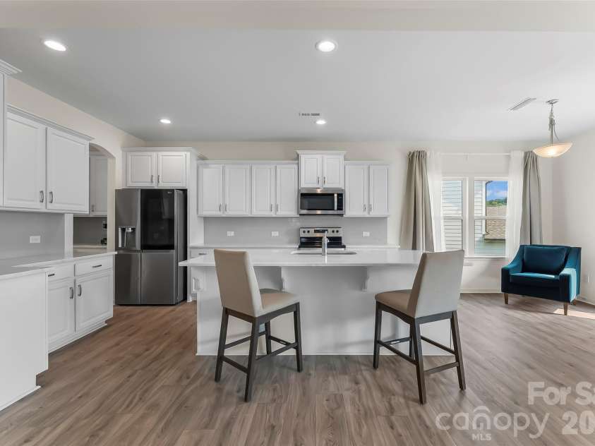 112 Divot Lane, Statesville, NC 28677.  MLS# CAR4405568, YatesRealty ID 44718. Open Kitchen