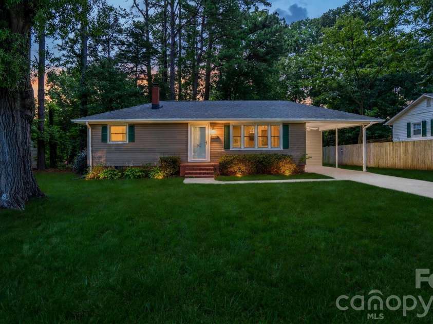 902 Dogwood Drive, Gastonia, NC 28054.  MLS# CAR4413443, YatesRealty ID 44719. 