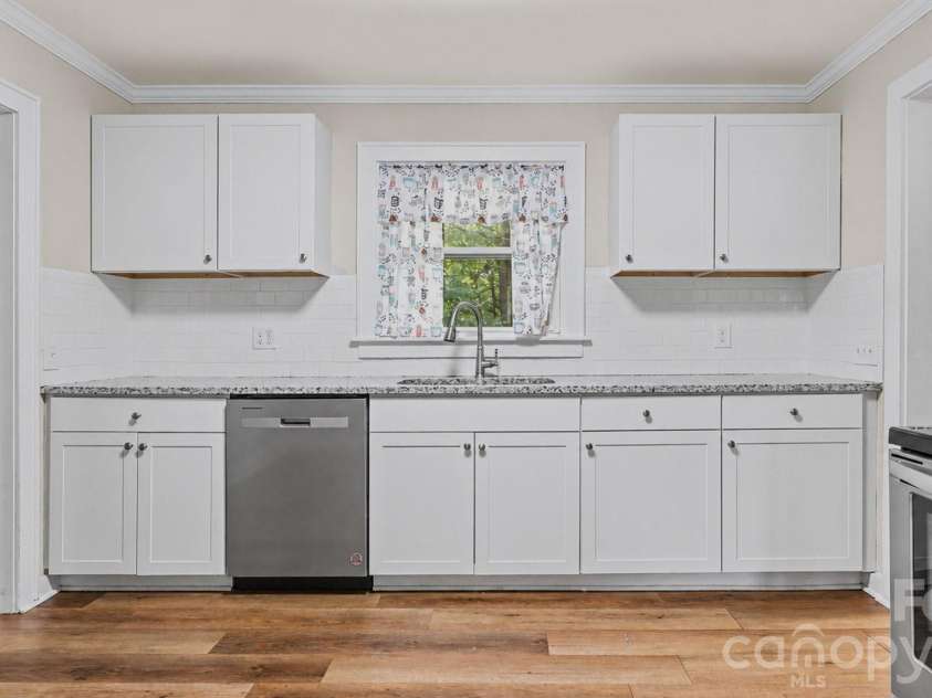 902 Dogwood Drive, Gastonia, NC 28054.  MLS# CAR4413443, YatesRealty ID 44719. 