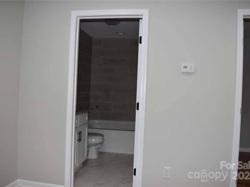 17 Meredith Lane, Marion, NC 28752.  MLS# CAR4249999, YatesRealty ID 4472. 