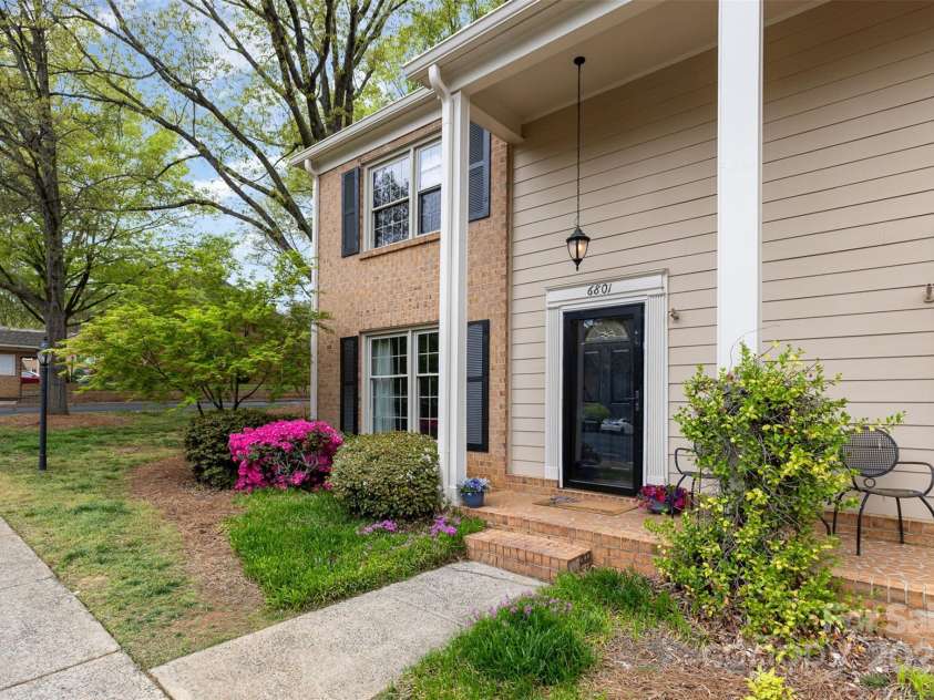 6801 Dumbarton Drive, Charlotte, NC 28210.  MLS# CAR4243028, YatesRealty ID 4472. 