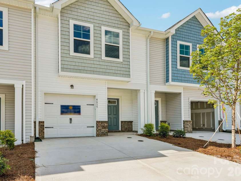 4615 Green Drake Drive, Charlotte, NC 28269.  MLS# CAR4414093, YatesRealty ID 44720. 
