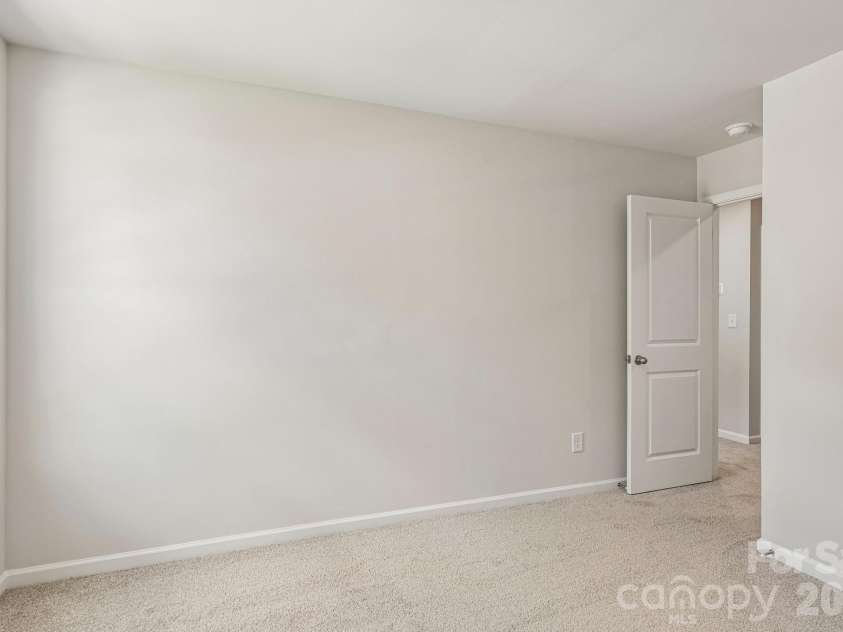 4615 Green Drake Drive, Charlotte, NC 28269.  MLS# CAR4414093, YatesRealty ID 44720. 