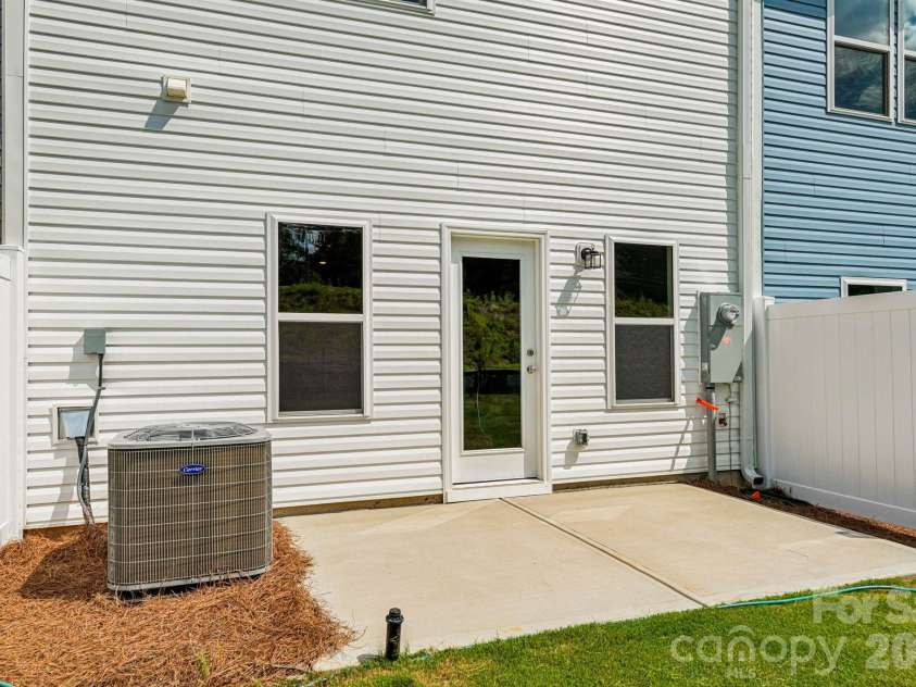 4615 Green Drake Drive, Charlotte, NC 28269.  MLS# CAR4414093, YatesRealty ID 44720. 