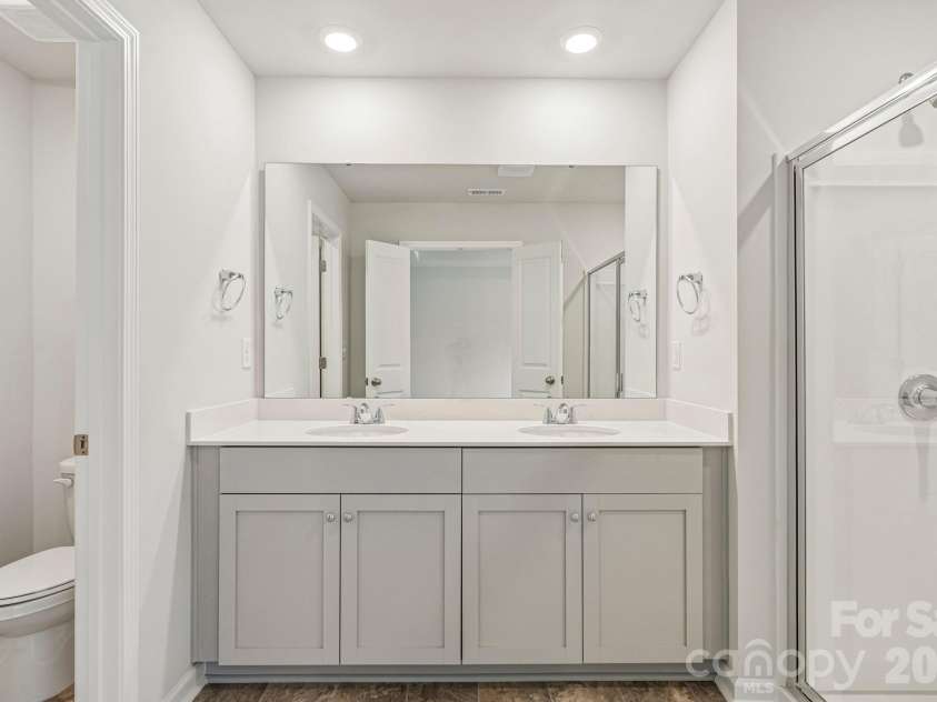 4615 Green Drake Drive, Charlotte, NC 28269.  MLS# CAR4414093, YatesRealty ID 44720. 