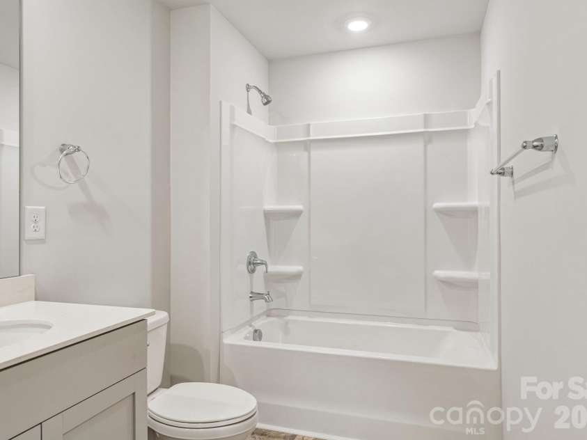 4615 Green Drake Drive, Charlotte, NC 28269.  MLS# CAR4414093, YatesRealty ID 44720. 