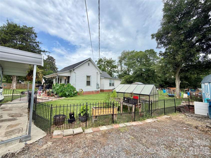45 Alexander Road, Stony Point, NC 28678.  MLS# CAR4415031, YatesRealty ID 44724. 