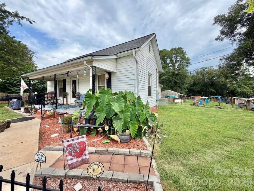 45 Alexander Road, Stony Point, NC 28678.  MLS# CAR4415031, YatesRealty ID 44724. 
