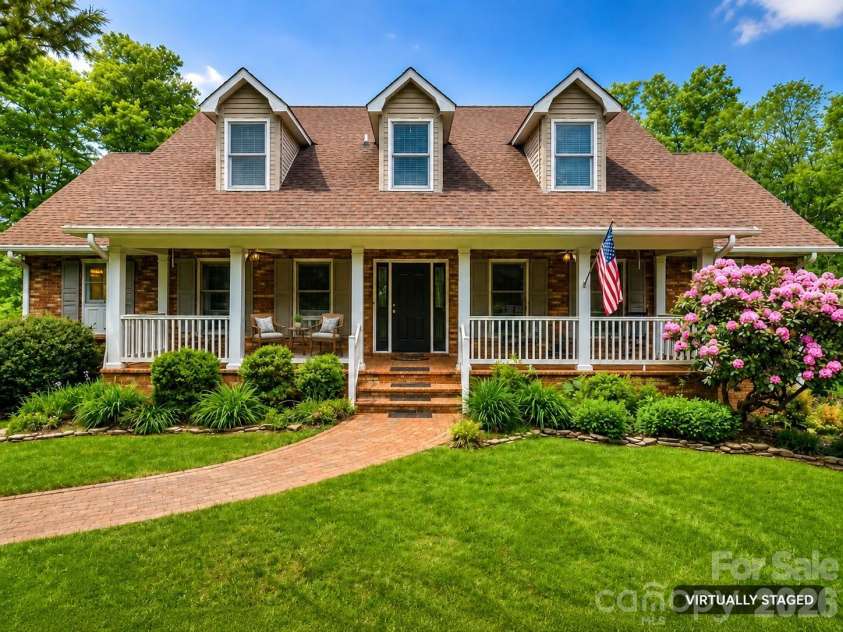 5407 Gunpowder Drive, Hickory, NC 28601.  MLS# CAR4414669, YatesRealty ID 44728. 
