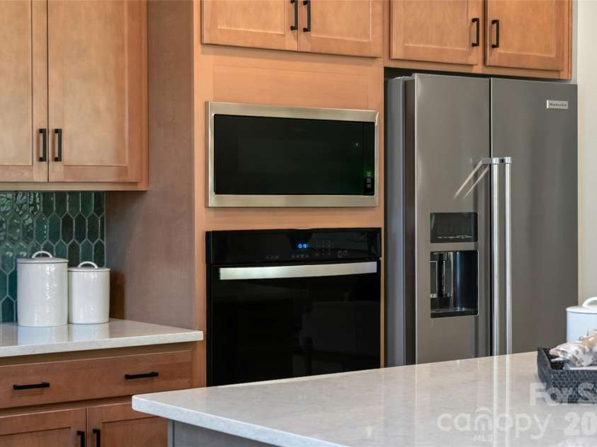 6042 Bella Vista Drive, Denver, NC 28037.  MLS# CAR4410517, YatesRealty ID 44729. 
