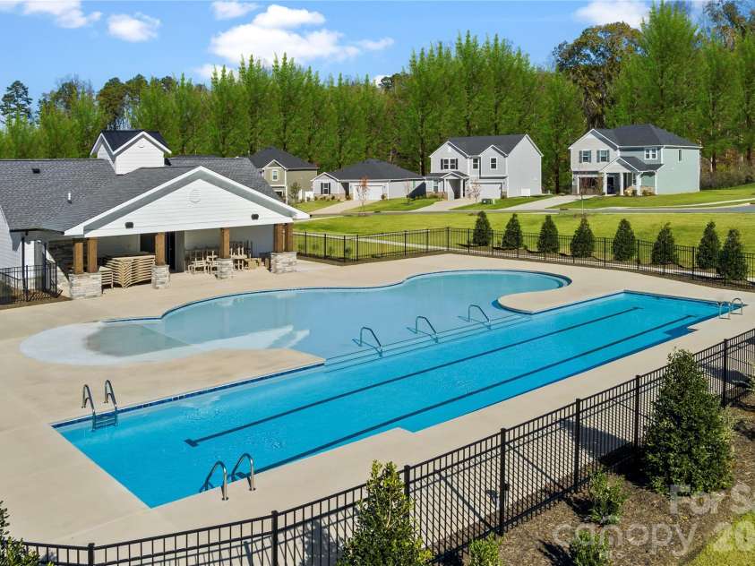6042 Bella Vista Drive, Denver, NC 28037.  MLS# CAR4410517, YatesRealty ID 44729. 