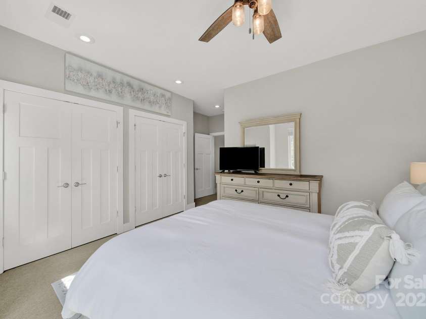 2844 Youngblood Street, Charlotte, NC 28203.  MLS# CAR4304294, YatesRealty ID 4473. 