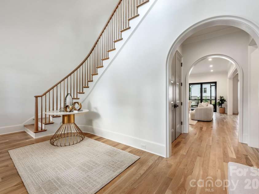 237 Canterbury Road, Charlotte, NC 28211.  MLS# CAR4412714, YatesRealty ID 44731. 