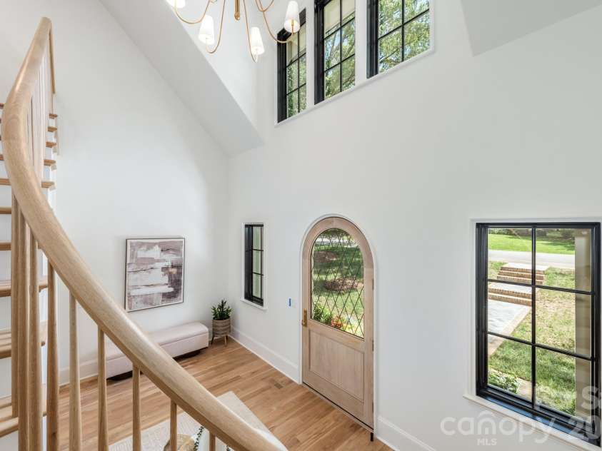 237 Canterbury Road, Charlotte, NC 28211.  MLS# CAR4412714, YatesRealty ID 44731. 
