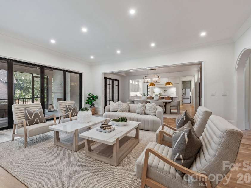 237 Canterbury Road, Charlotte, NC 28211.  MLS# CAR4412714, YatesRealty ID 44731. 