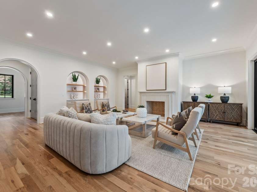 237 Canterbury Road, Charlotte, NC 28211.  MLS# CAR4412714, YatesRealty ID 44731. 