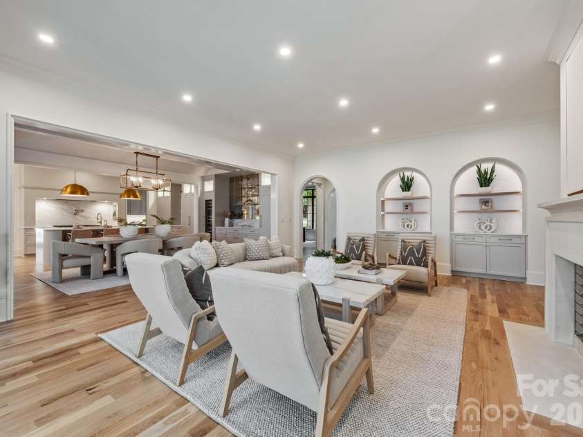 237 Canterbury Road, Charlotte, NC 28211.  MLS# CAR4412714, YatesRealty ID 44731. 