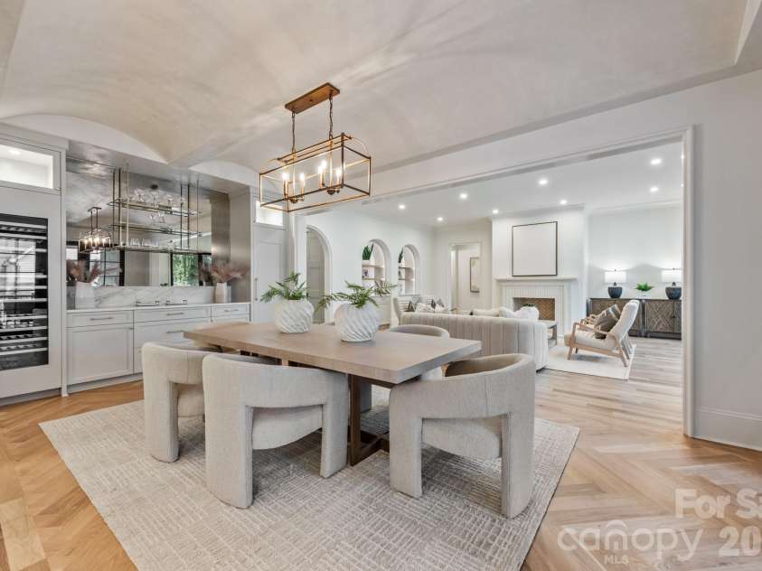 237 Canterbury Road, Charlotte, NC 28211.  MLS# CAR4412714, YatesRealty ID 44731. 