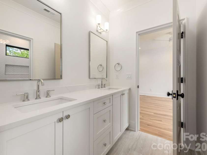 237 Canterbury Road, Charlotte, NC 28211.  MLS# CAR4412714, YatesRealty ID 44731. 