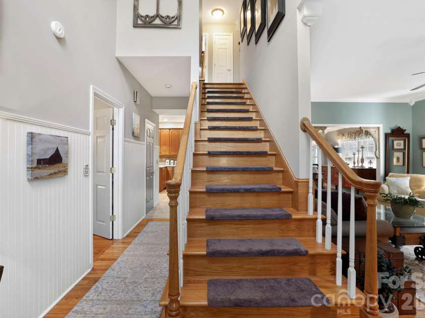 254 Kanuga Forest Drive, Hendersonville, NC 28739.  MLS# CAR4409207, YatesRealty ID 44736. 