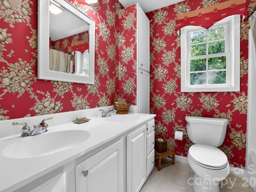 254 Kanuga Forest Drive, Hendersonville, NC 28739.  MLS# CAR4409207, YatesRealty ID 44736. 