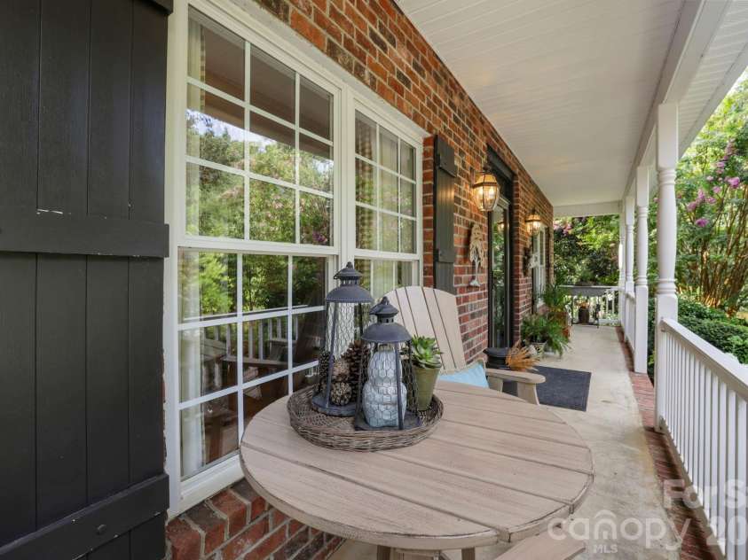 254 Kanuga Forest Drive, Hendersonville, NC 28739.  MLS# CAR4409207, YatesRealty ID 44736. 