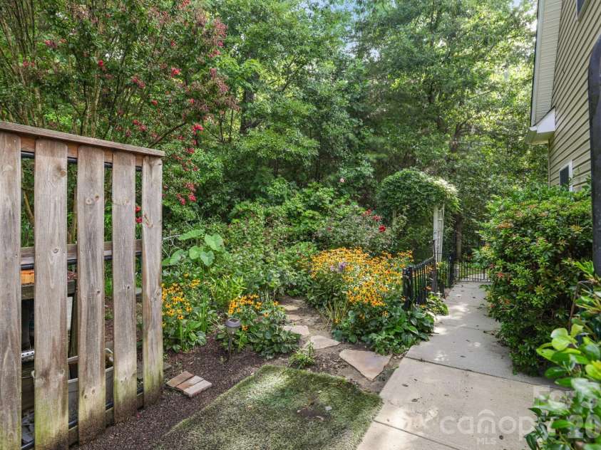 254 Kanuga Forest Drive, Hendersonville, NC 28739.  MLS# CAR4409207, YatesRealty ID 44736. 