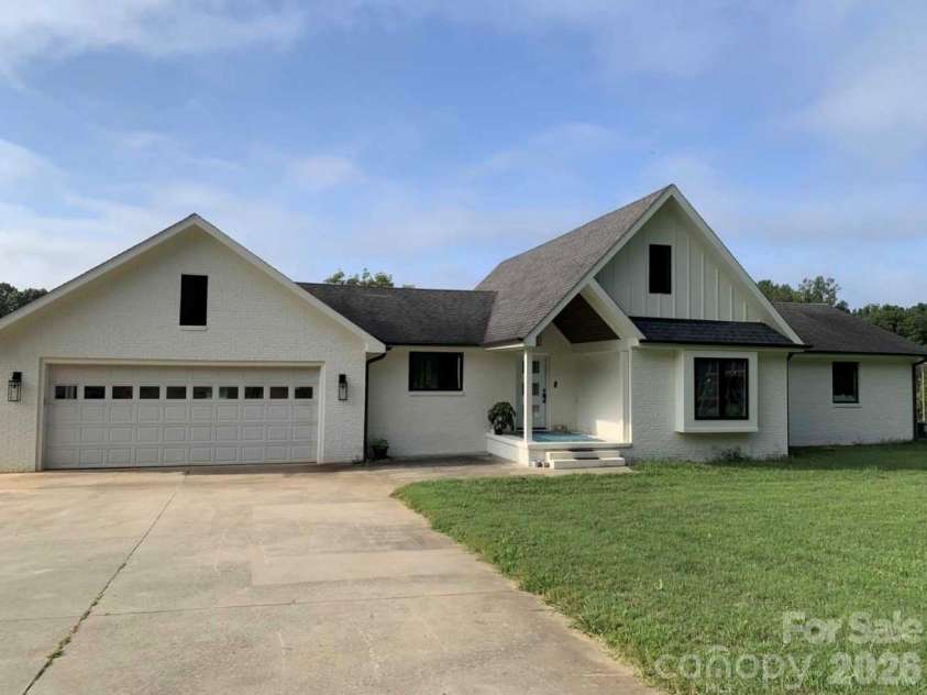 9151 Archer Road, Davidson, NC 28036.  MLS# CAR4415043, YatesRealty ID 44737. 